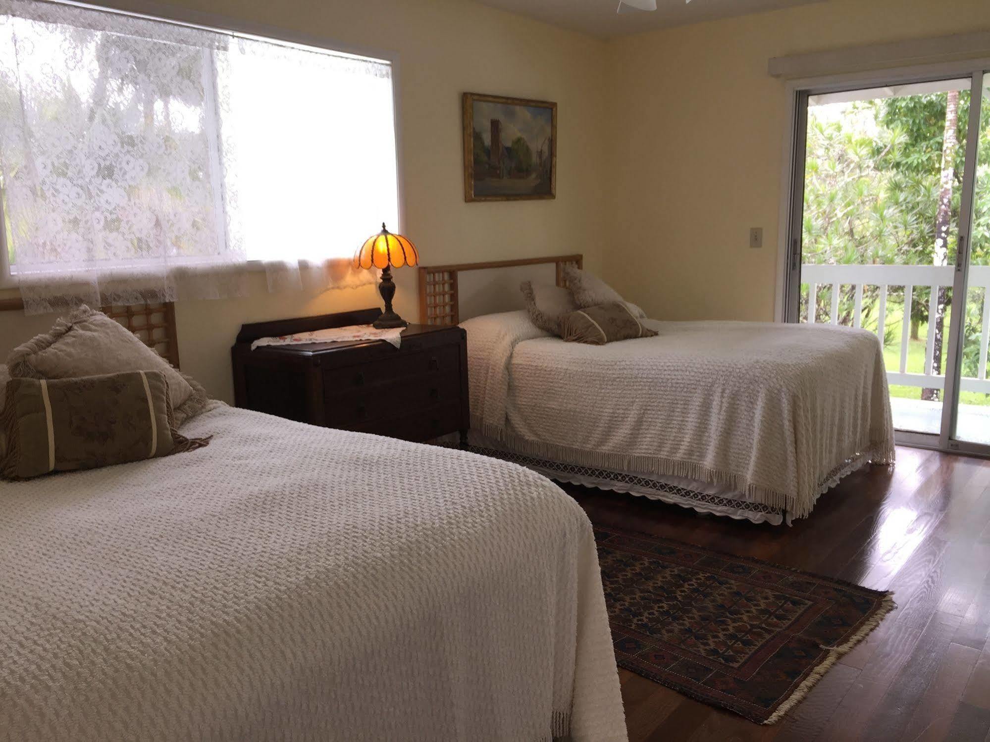 Lava Tree Tropic Inn Pahoa ภายนอก รูปภาพ